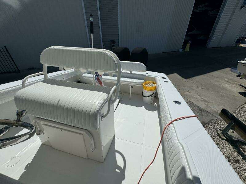 2006 Jupiter 31 CC Forward Seating