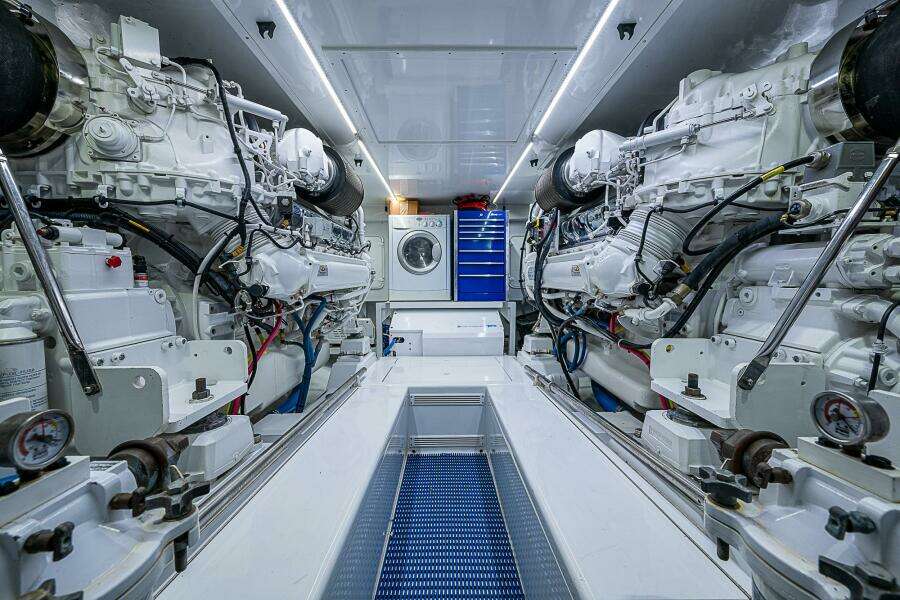 2017 F&S Cusotm Express Sportfish