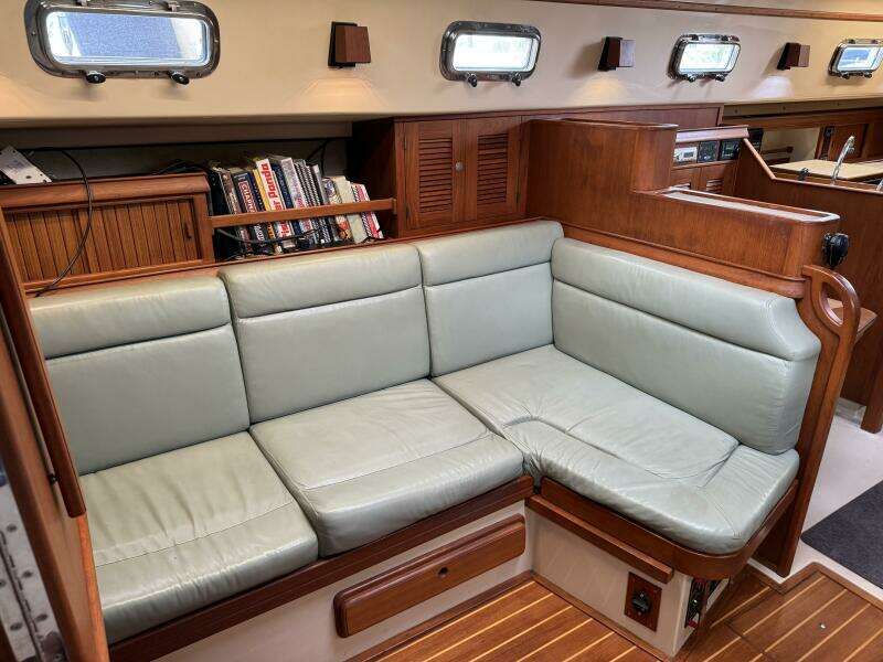 1999 Island Packet 45