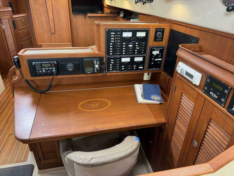 1999 Island Packet 45