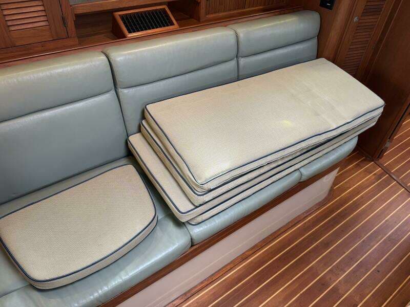 1999 Island Packet 45