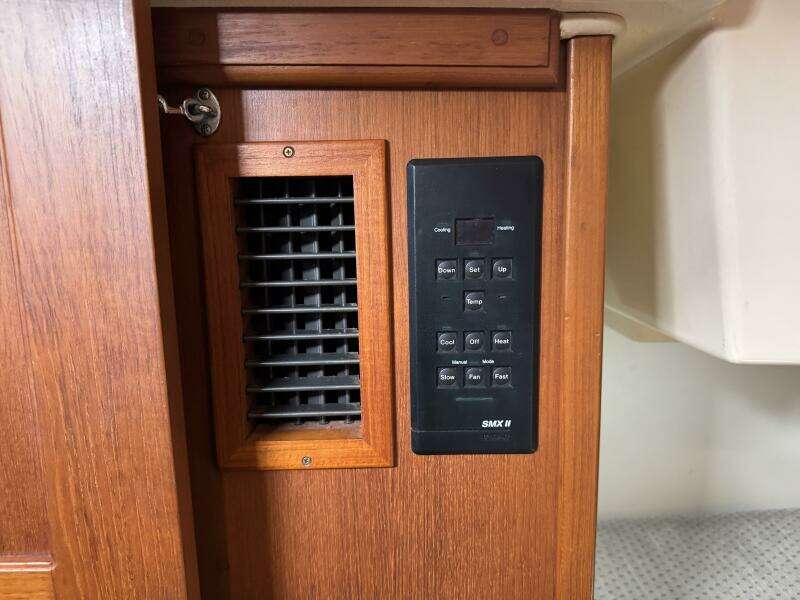 1999 Island Packet 45