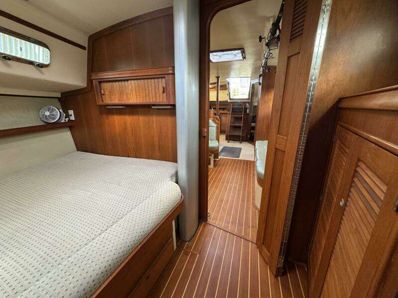 1999 Island Packet 45