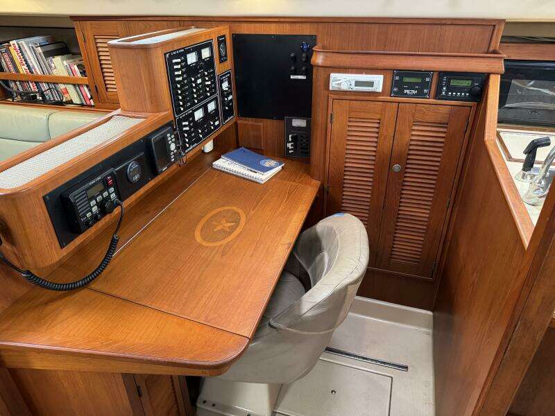 1999 Island Packet 45