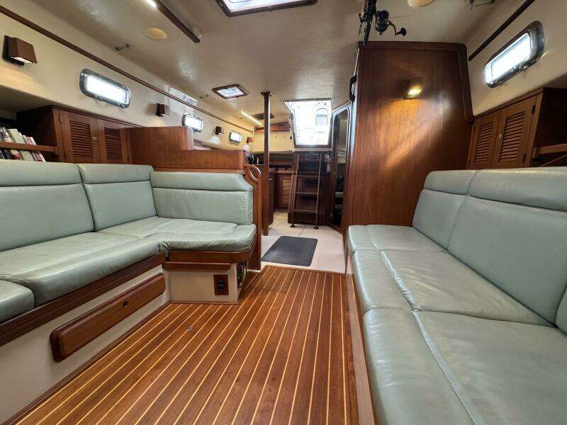 1999 Island Packet 45