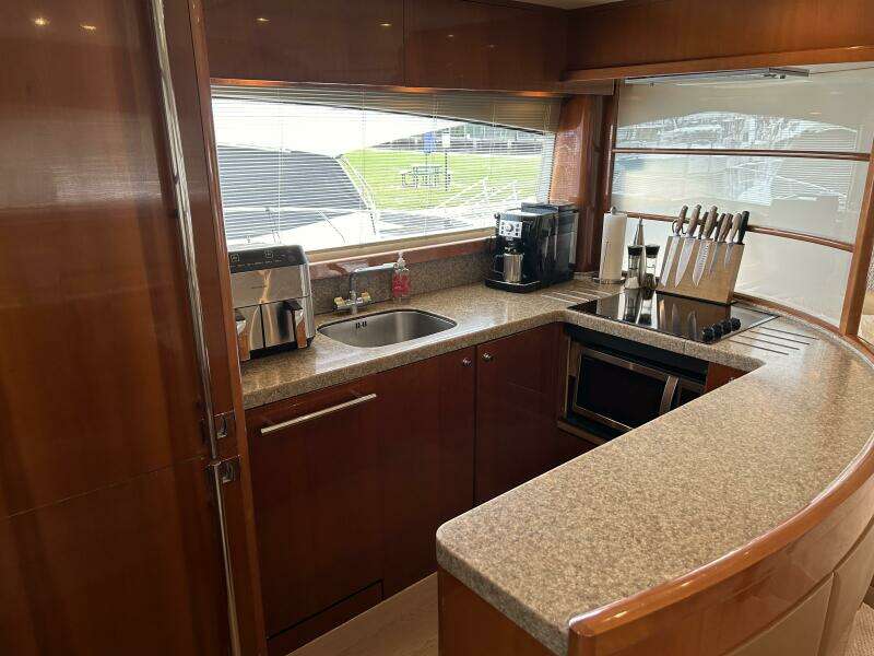 2008 Princess 67 Flybridge