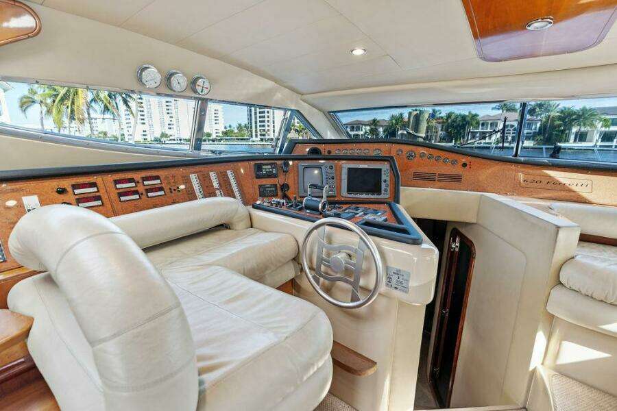 2003 Ferretti Yachts 62