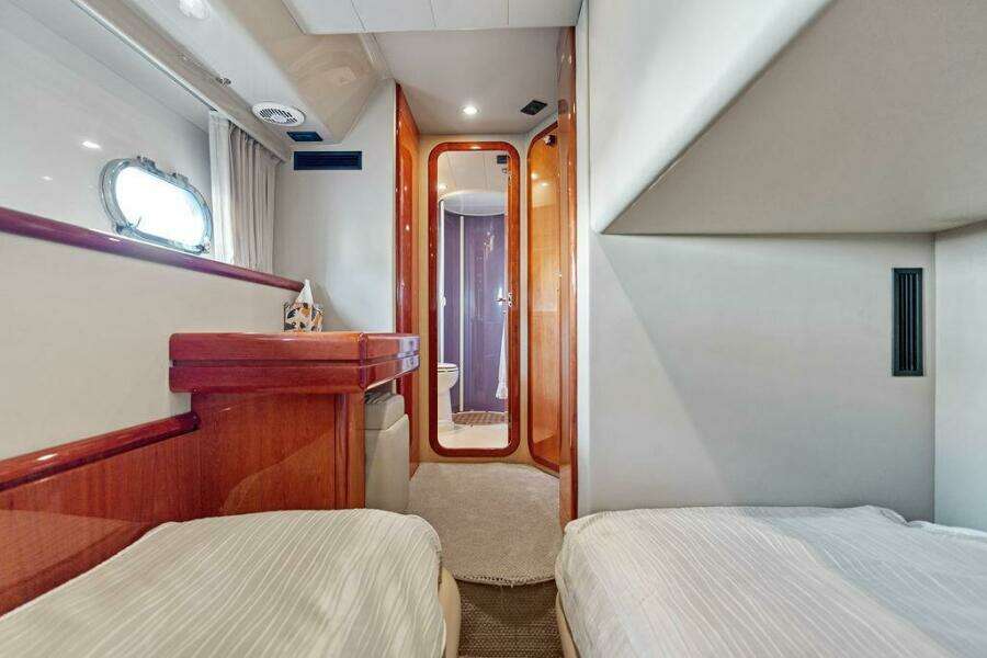 2003 Ferretti Yachts 62