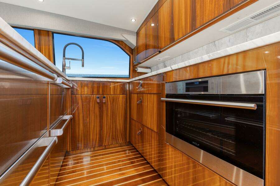 2001 65 Viking Convertible Enclosed Bridge Partnership Galley (2)