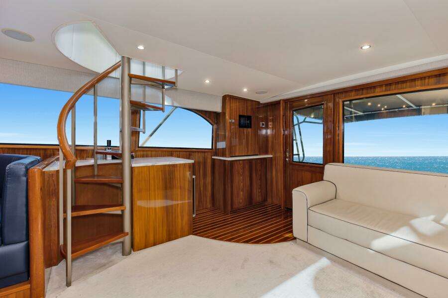 2001 65 Viking Convertible Enclosed Bridge Partnership Salon (1)