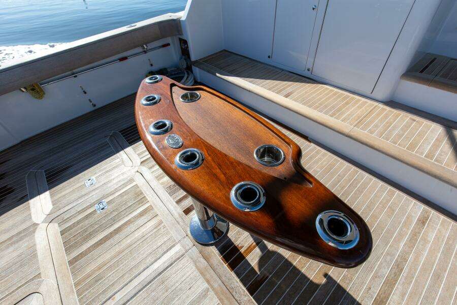 2001 65 Viking Convertible Enclosed Bridge Partnership Cockpit (3)