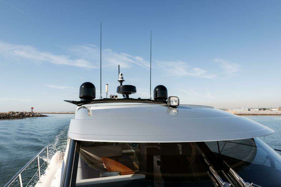 2022 Riviera 4800 Sport Yacht - VENTURES64