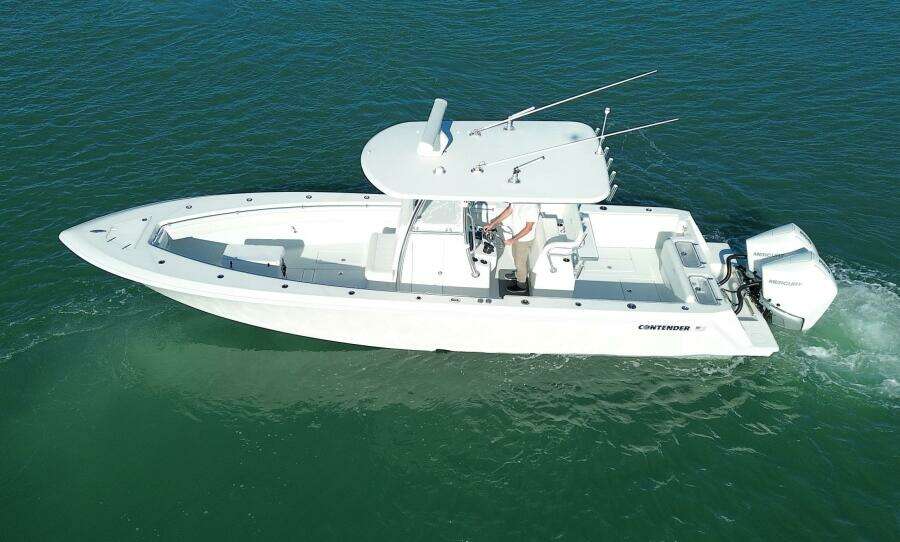 32 ST Contender 2023 Profile Port Above