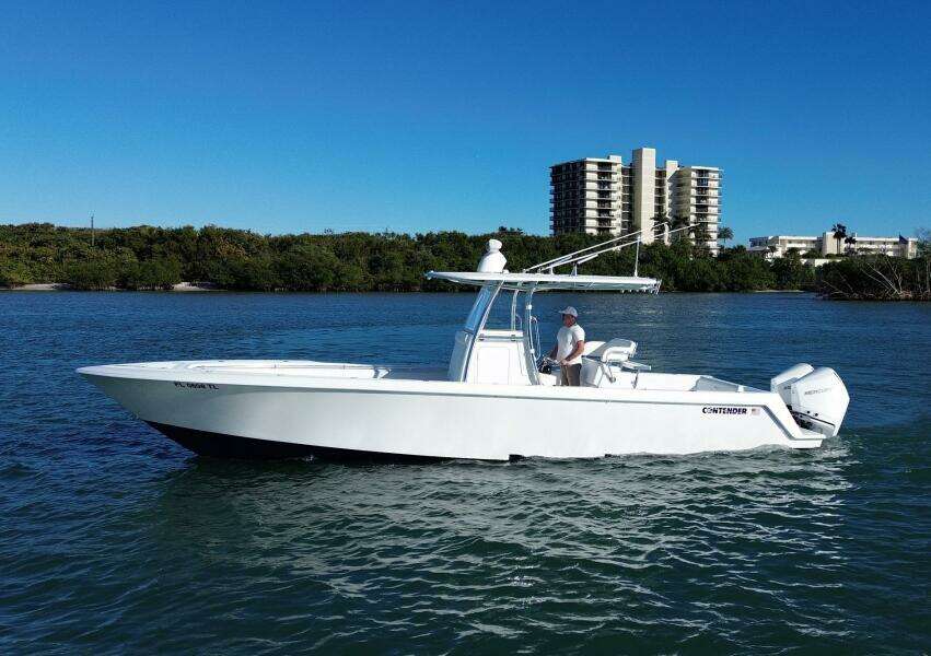 32 ST Contender 2023 Profile Port 1