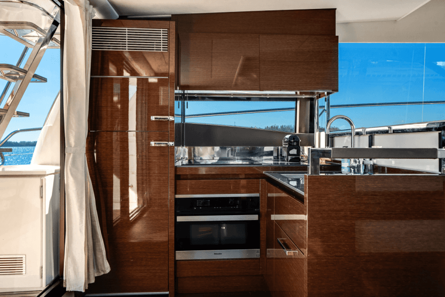 2020 Prestige 520 FLYBRIDGE