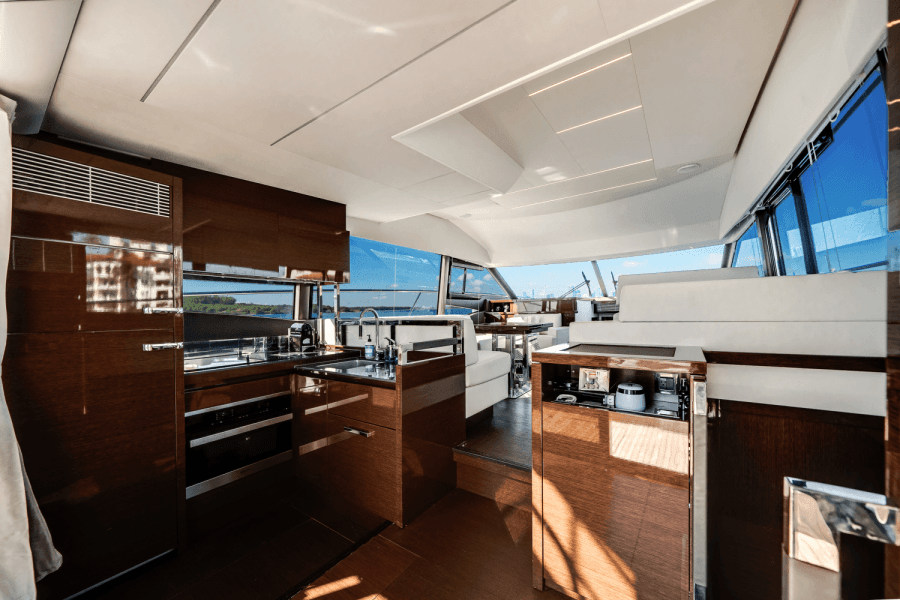 2020 Prestige 520 FLYBRIDGE