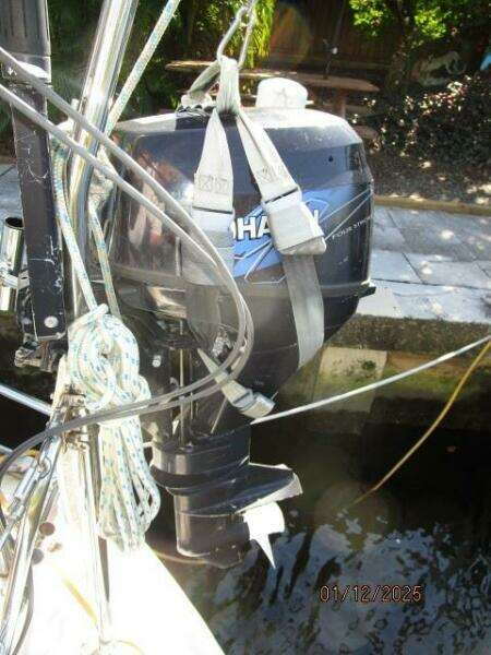 37' Jeanneau tender outboard