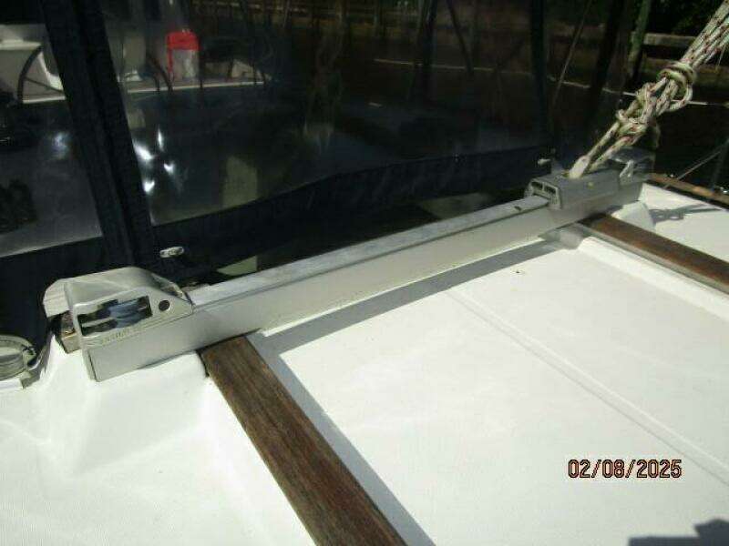 37' Jeanneau traveler