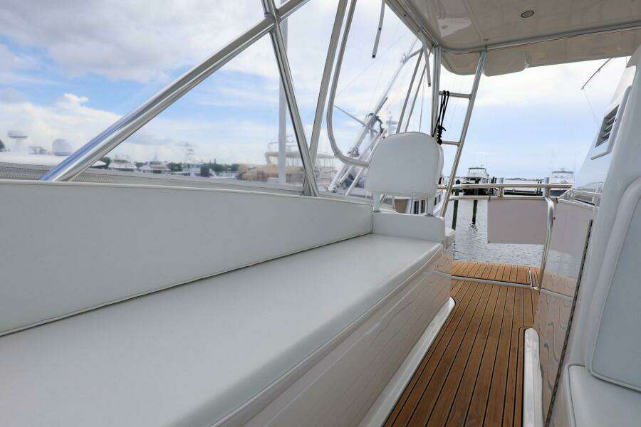 2005 Viking 48 Convertible