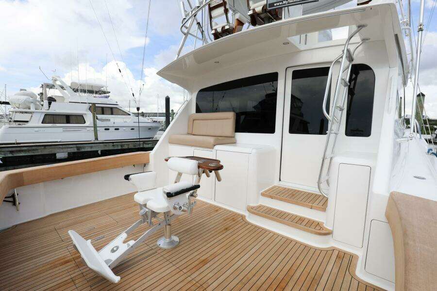 2005 Viking 48 Convertible