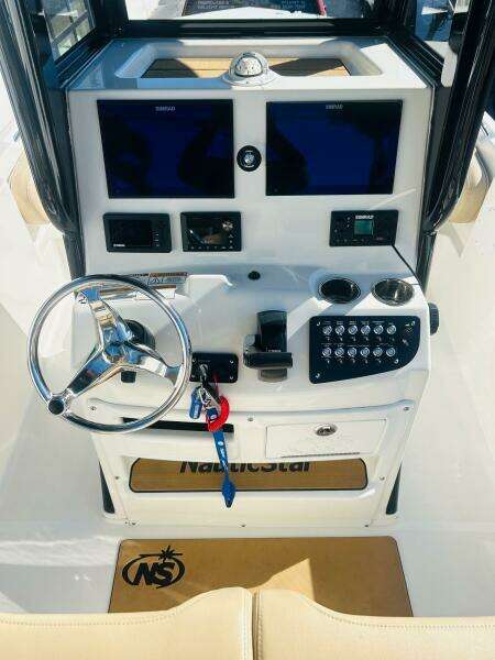 2020 NauticStar 251 Hybrid