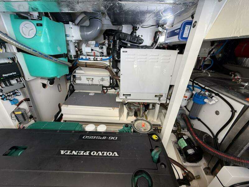 2021 Prestige 520 Flybridge