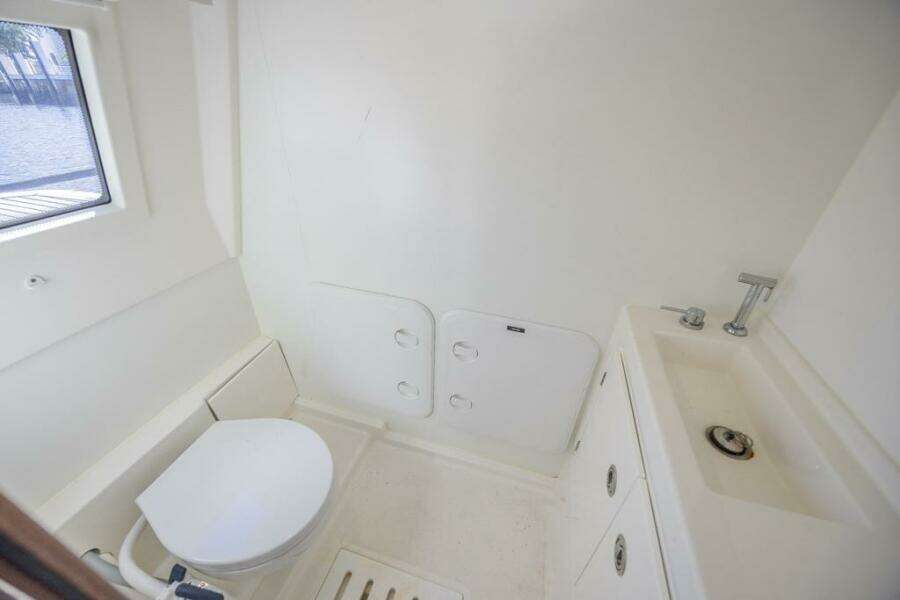 2021 Prestige 520 Flybridge