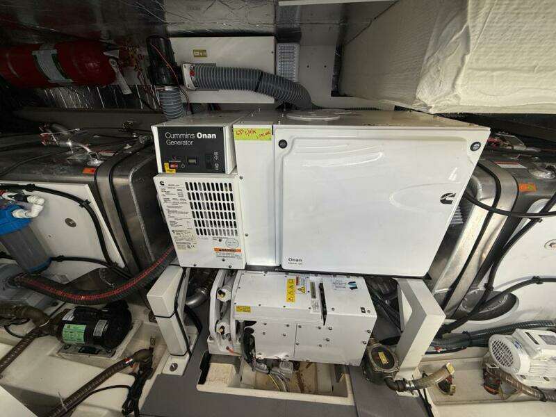 2021 Prestige 520 Flybridge