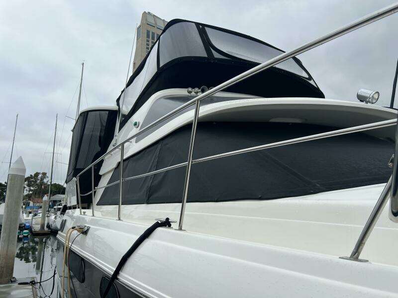 1996 Cruisers Yachts 3650 AFT CABIN