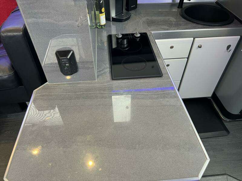 1996 Cruisers Yachts 3650 AFT CABIN