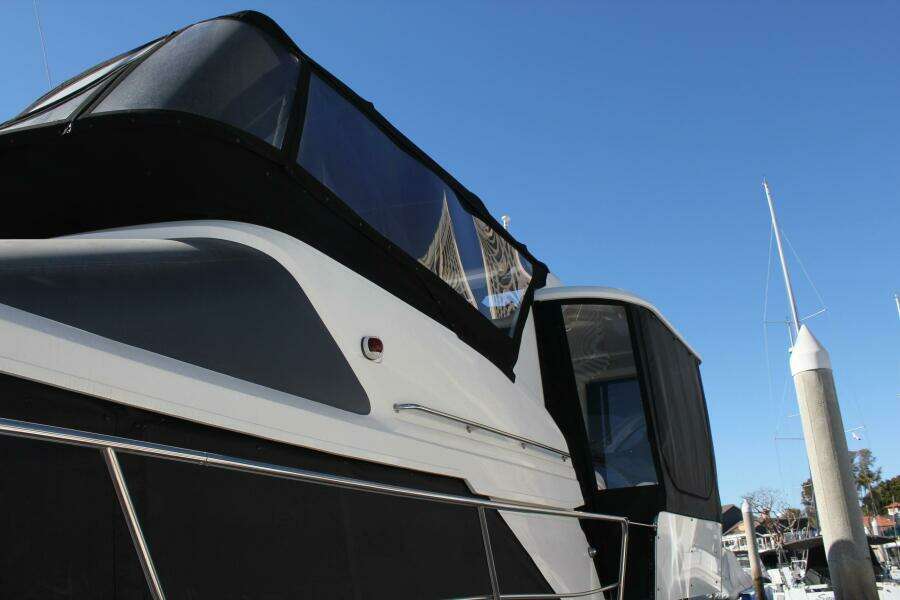 1996 Cruisers Yachts 3650 AFT CABIN