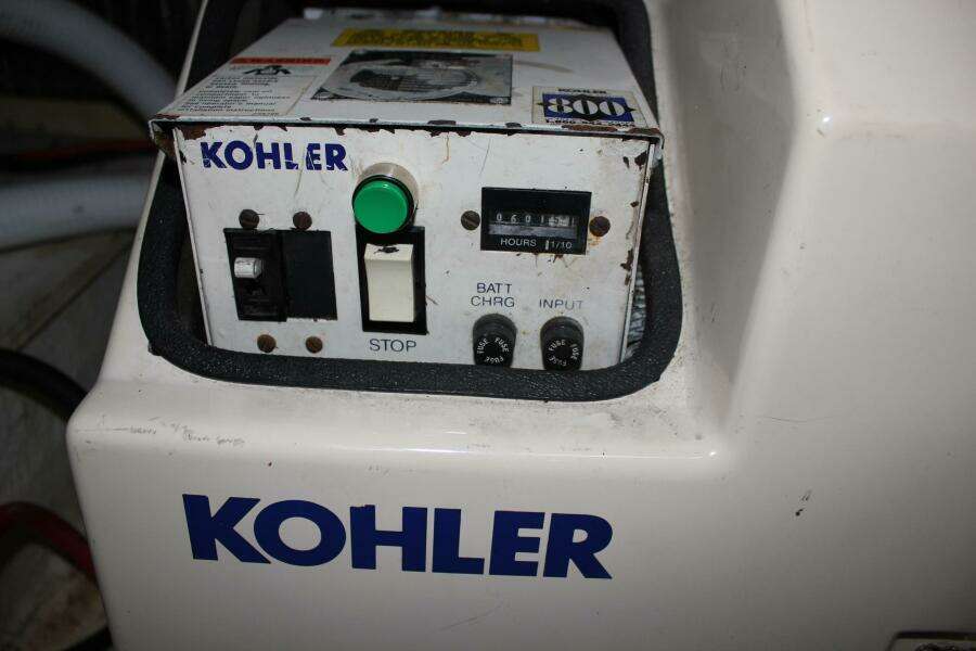 1996 Cruisers Yachts 3650 AFT CABIN