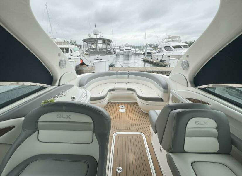2007 Sea Ray 29SLX with cuddy cabin