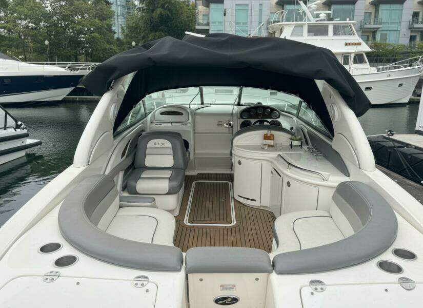 2007 Sea Ray 29SLX with cuddy cabin