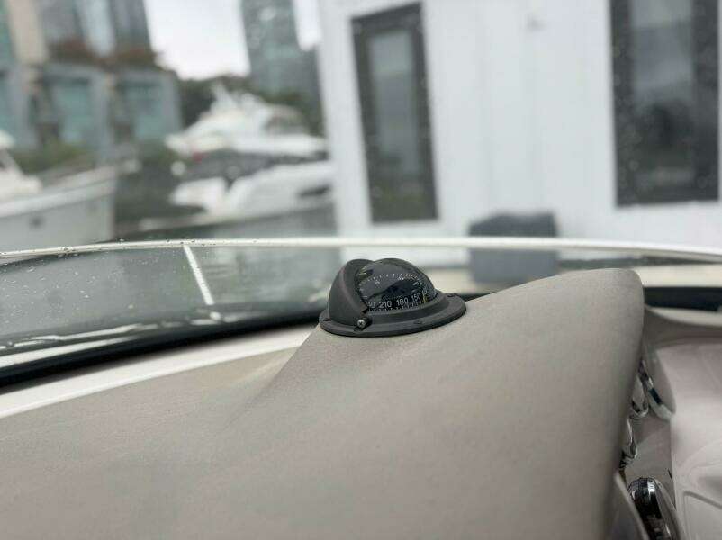 2007 Sea Ray 29SLX with cuddy cabin