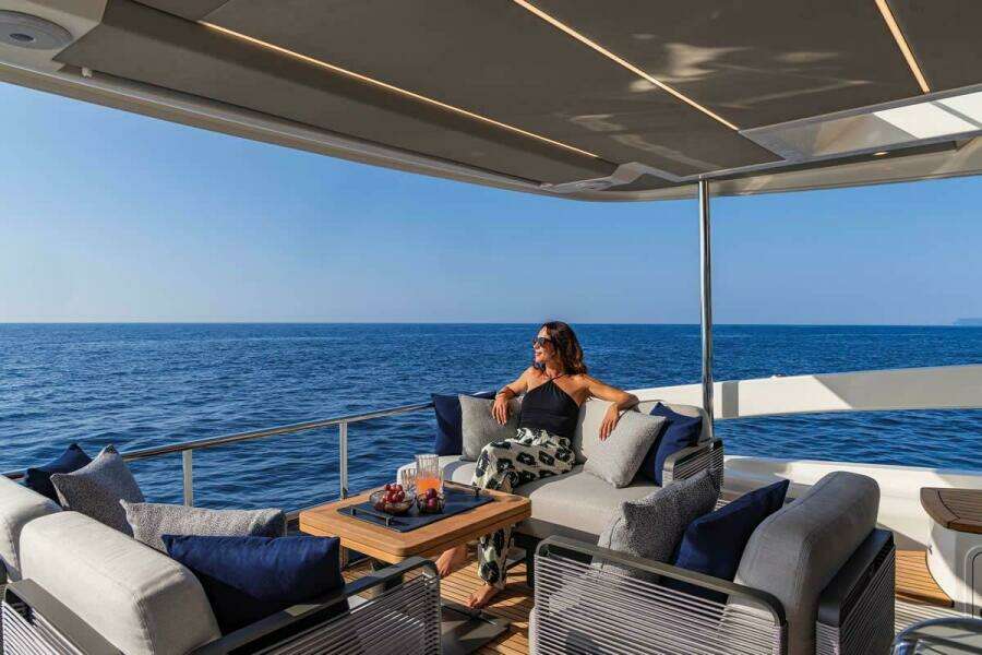 2027 Absolute 53 Navetta