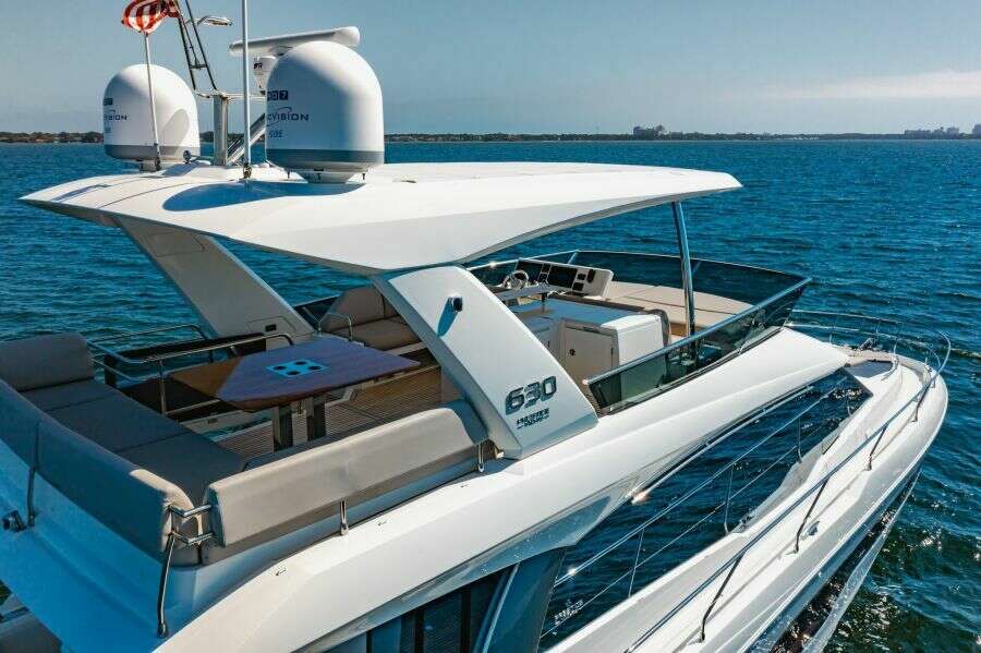 2020 Prestige 630 FB  Flybridge 3