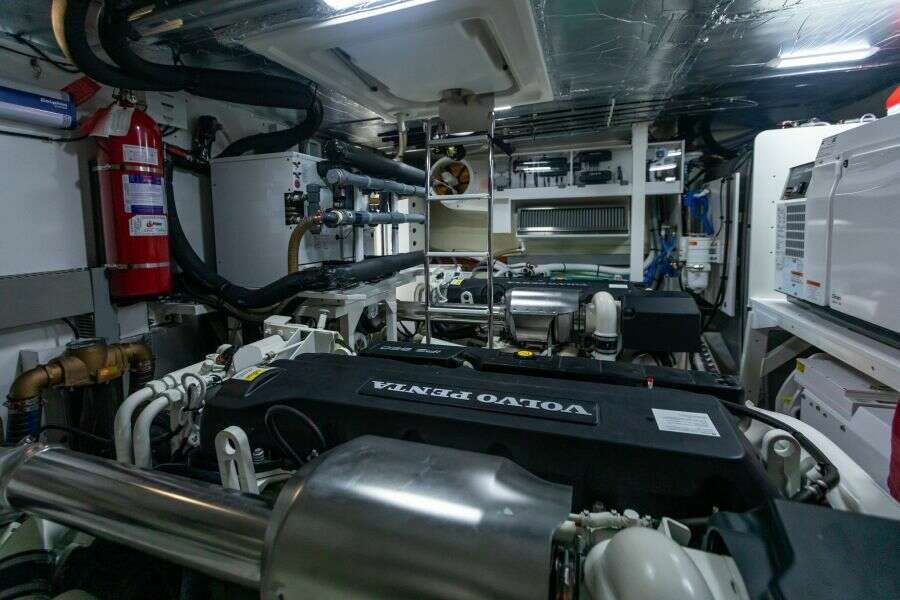 2020 Prestige 630 FB  Engine Room 2