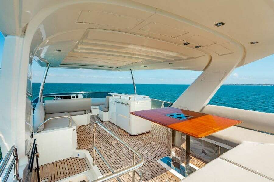 2020 Prestige 630 FB  Flybridge 1