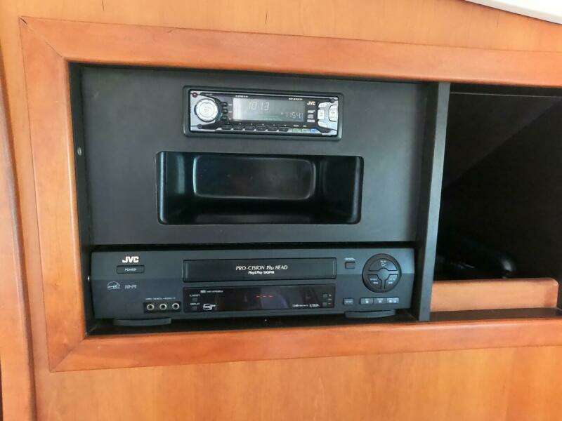 2002 Luhrs 34 Convertible