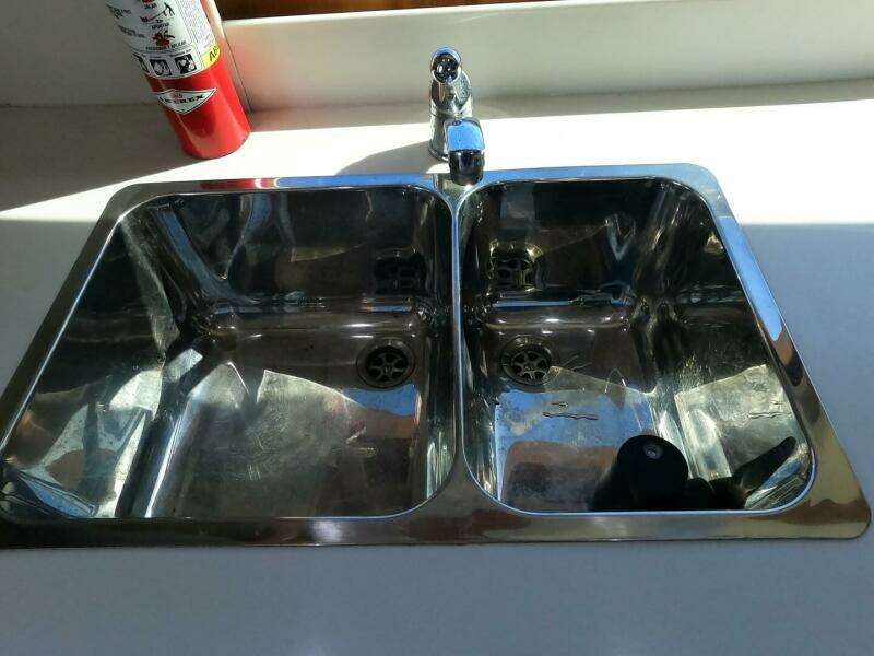 2002 Luhrs 34 Convertible