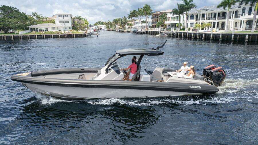 2025 38 Skipper NC Center Console