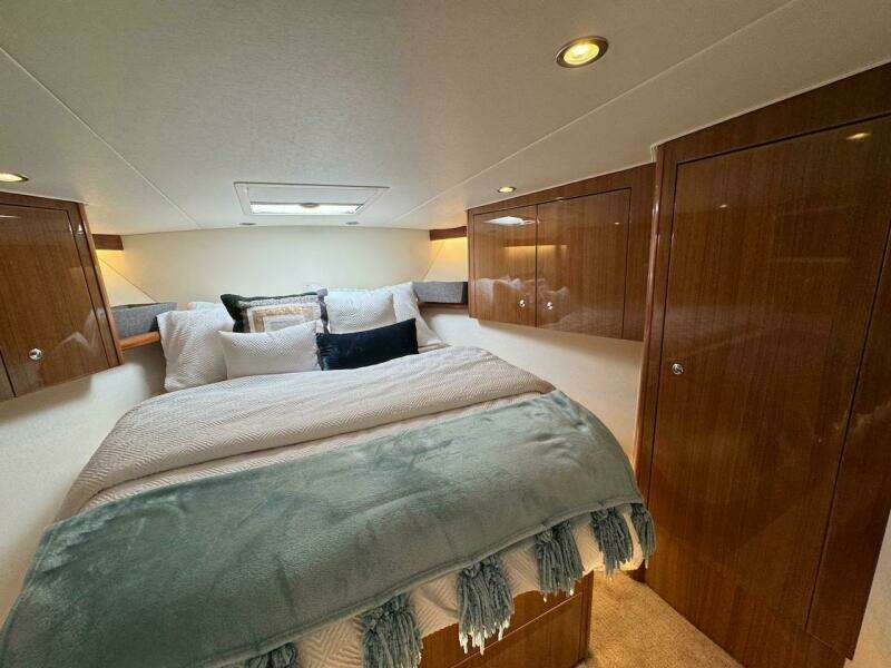 2007 Viking 52 Convertible