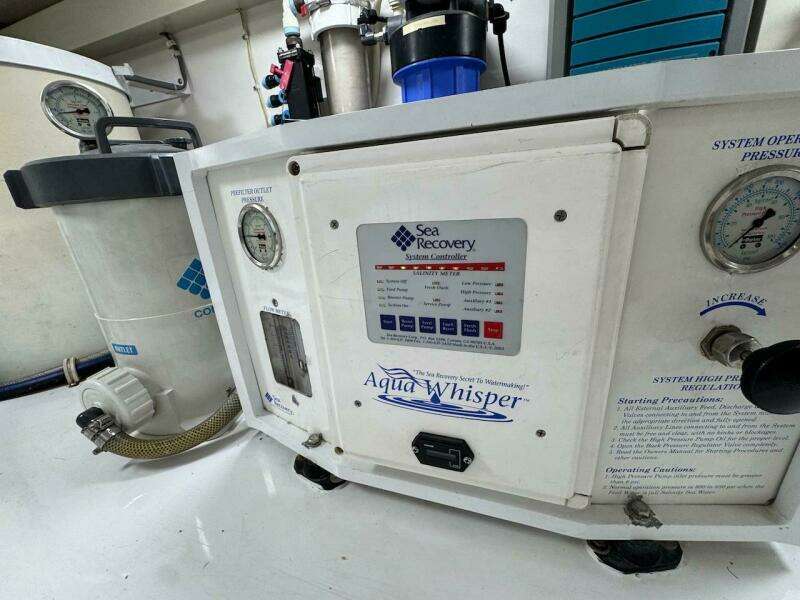 2007 Viking 52 Convertible