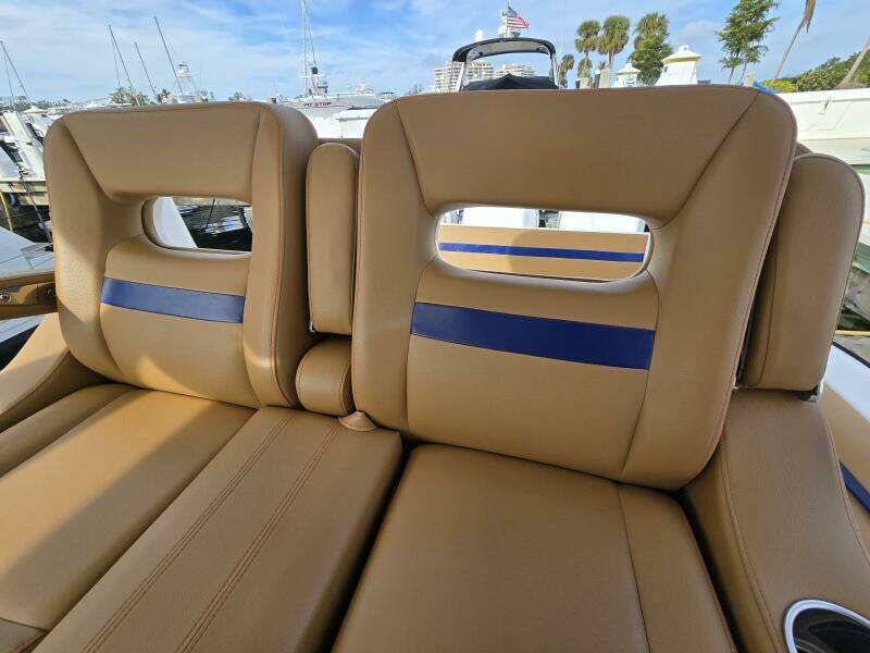 2018 Intrepid 375 Walkaround