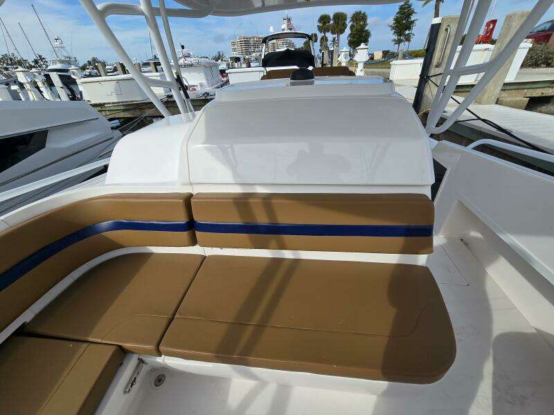 2018 Intrepid 375 Walkaround