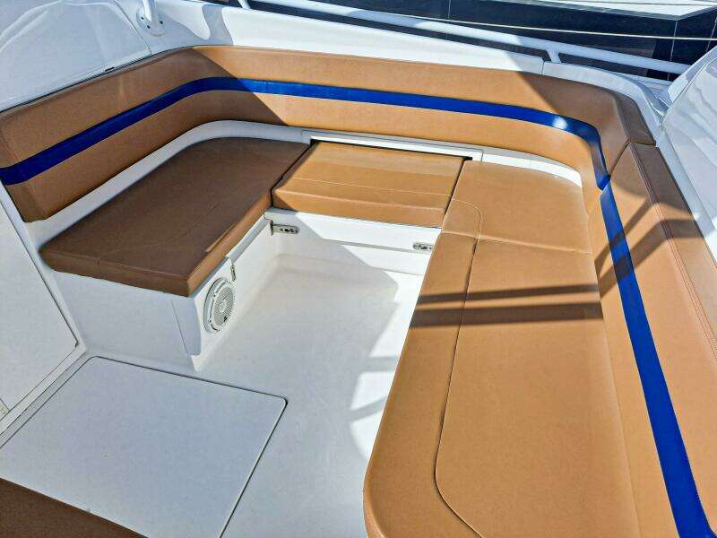 2018 Intrepid 375 Walkaround