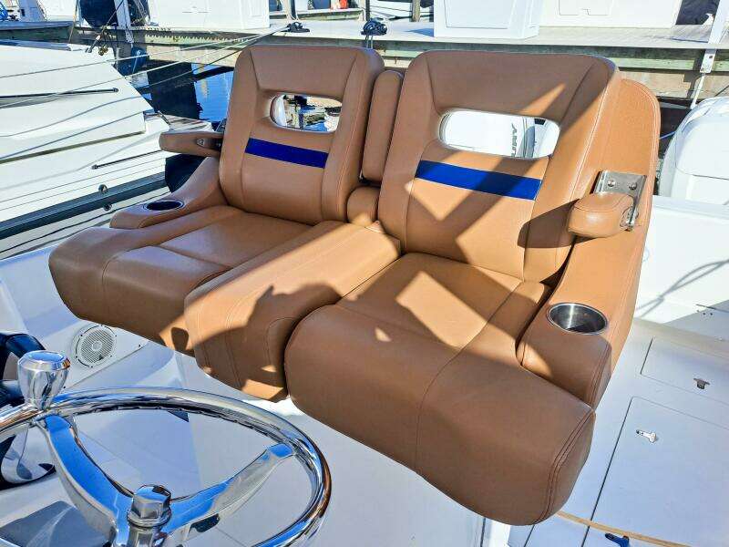 2018 Intrepid 375 Walkaround