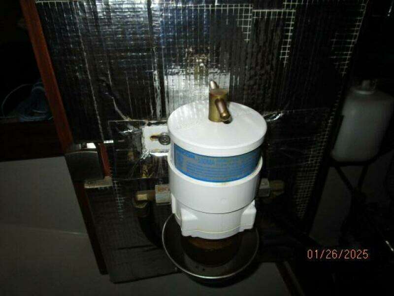 40' Blue Jacket Racor fuel filter