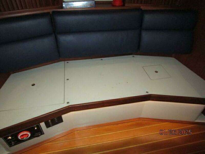 40' Blue Jacket salon port seating